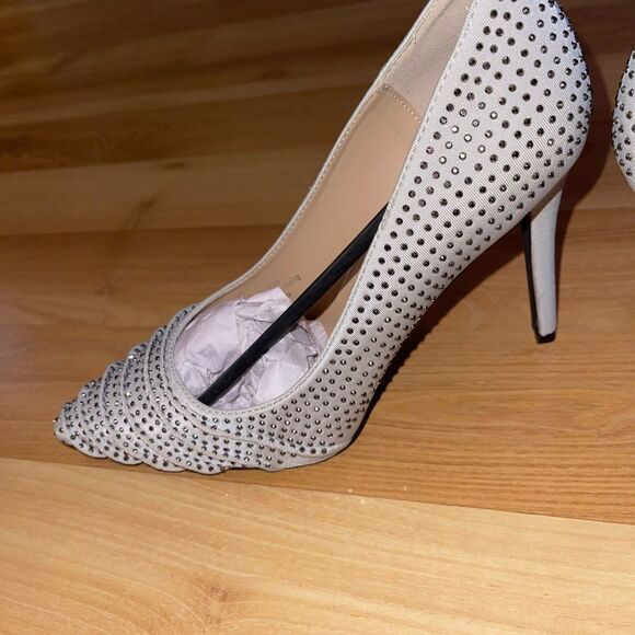 Silver Metallic Diamond Studded Pump Silver Metallic Diamond Studded Pump - Picture 13 of 16